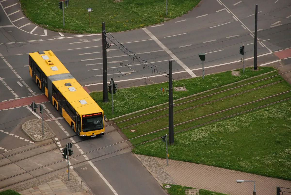 Double-Decker Bus vs. Articulated Bus: Which Fits Your City Route?